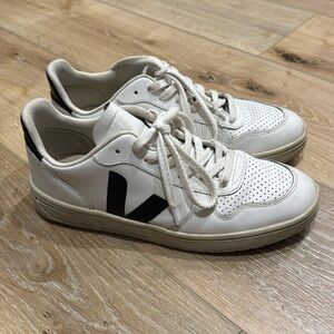 VEJA V-10 CWL White Black